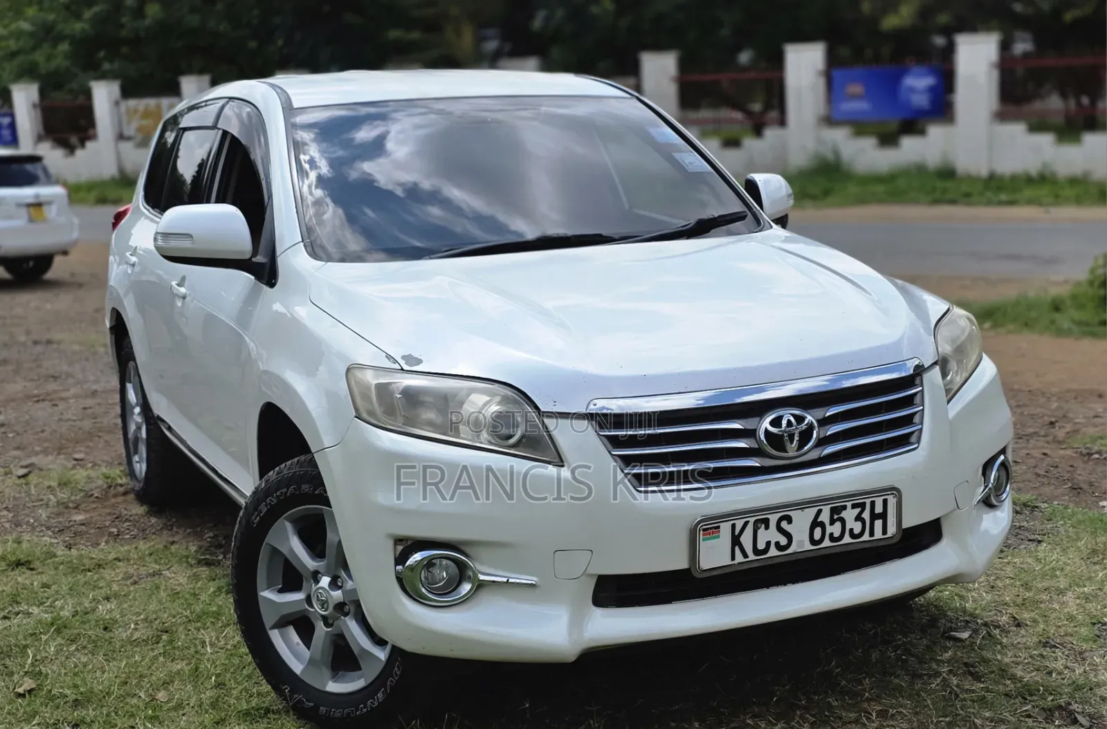 Toyota Vanguard 2011 White
