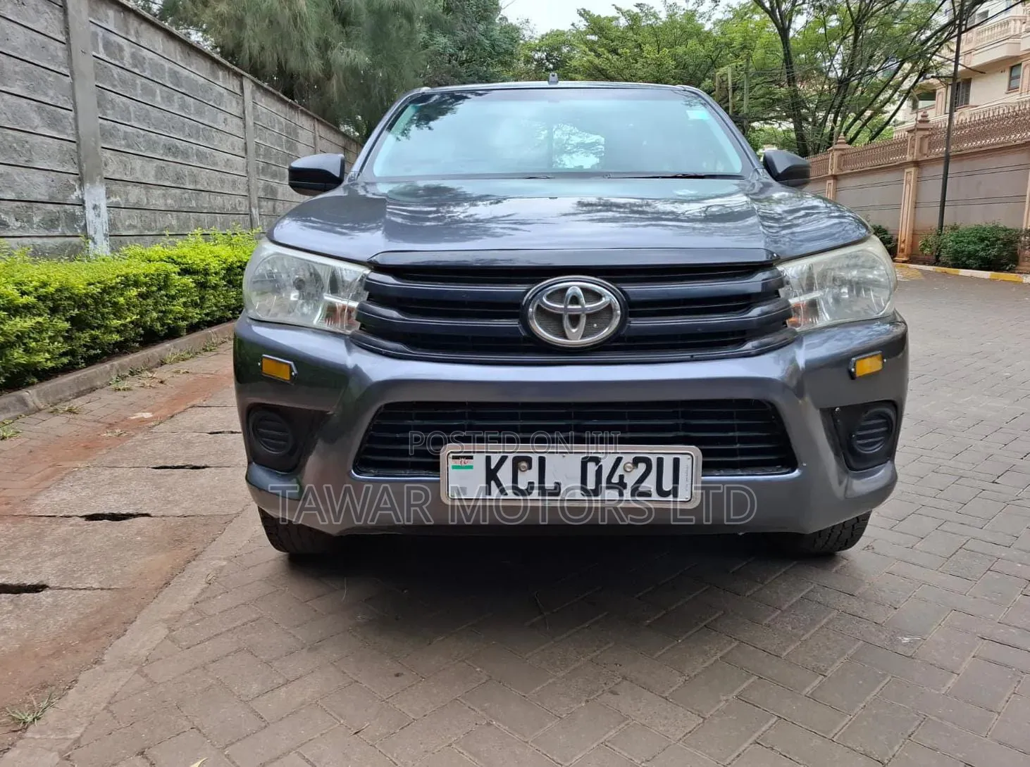 Toyota Hilux 2016 Gray