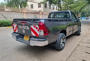 Toyota Hilux 2016 Gray