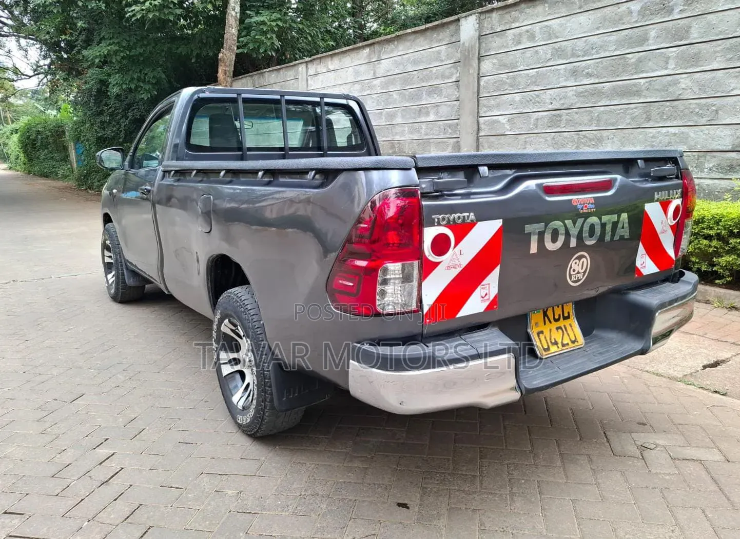 Toyota Hilux 2016 Gray