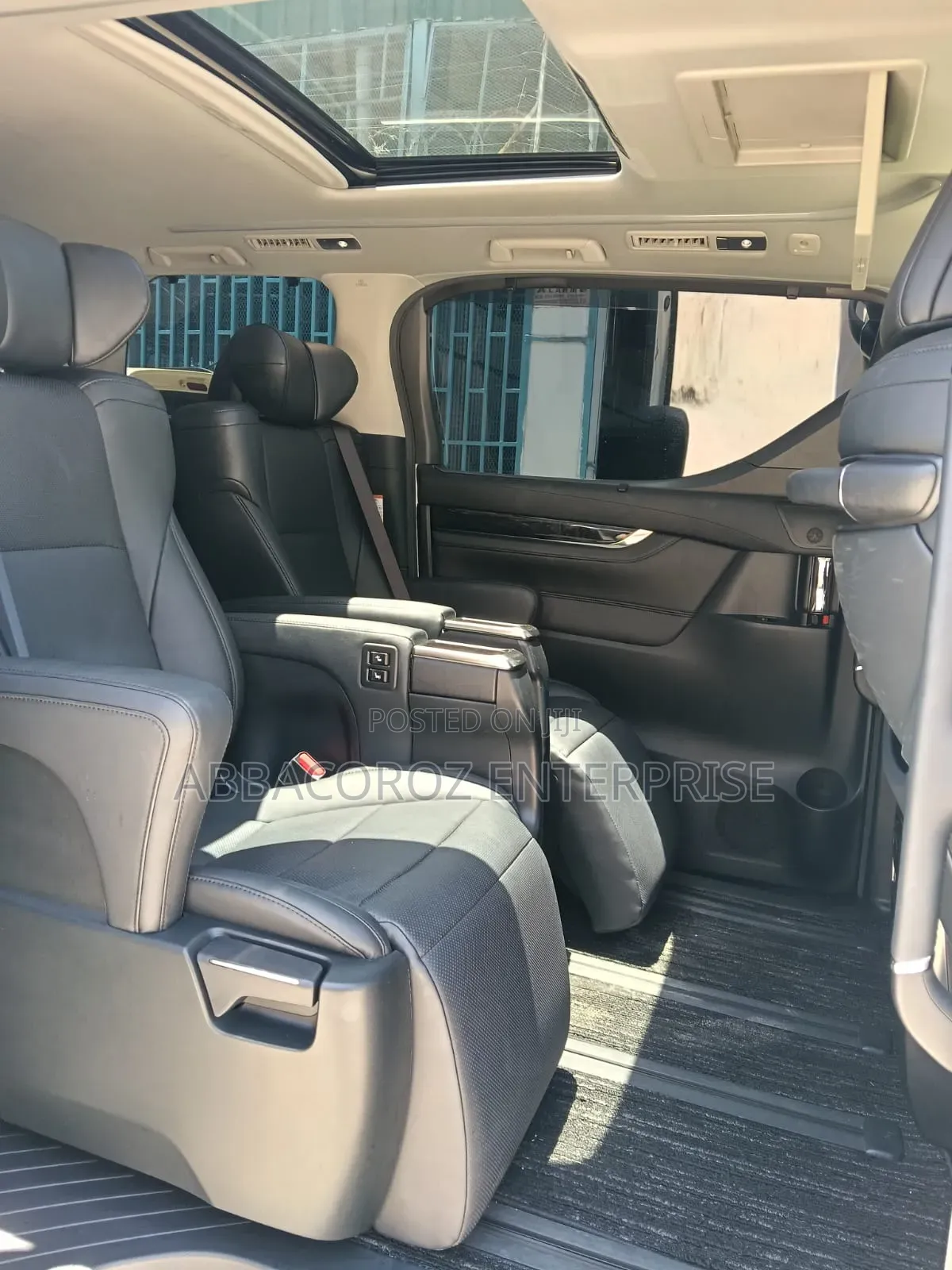 Toyota Alphard 2.5 Petrol AWD 2020 Pearl