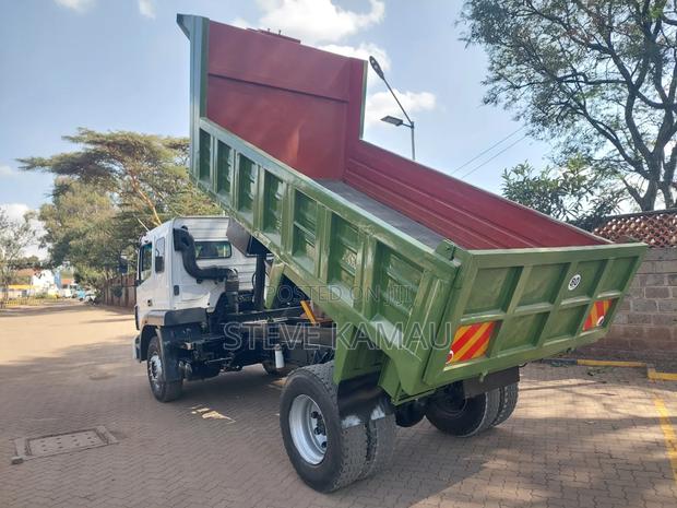 Mitsubishi Fuso Tipper KDJ - thumbnail 5