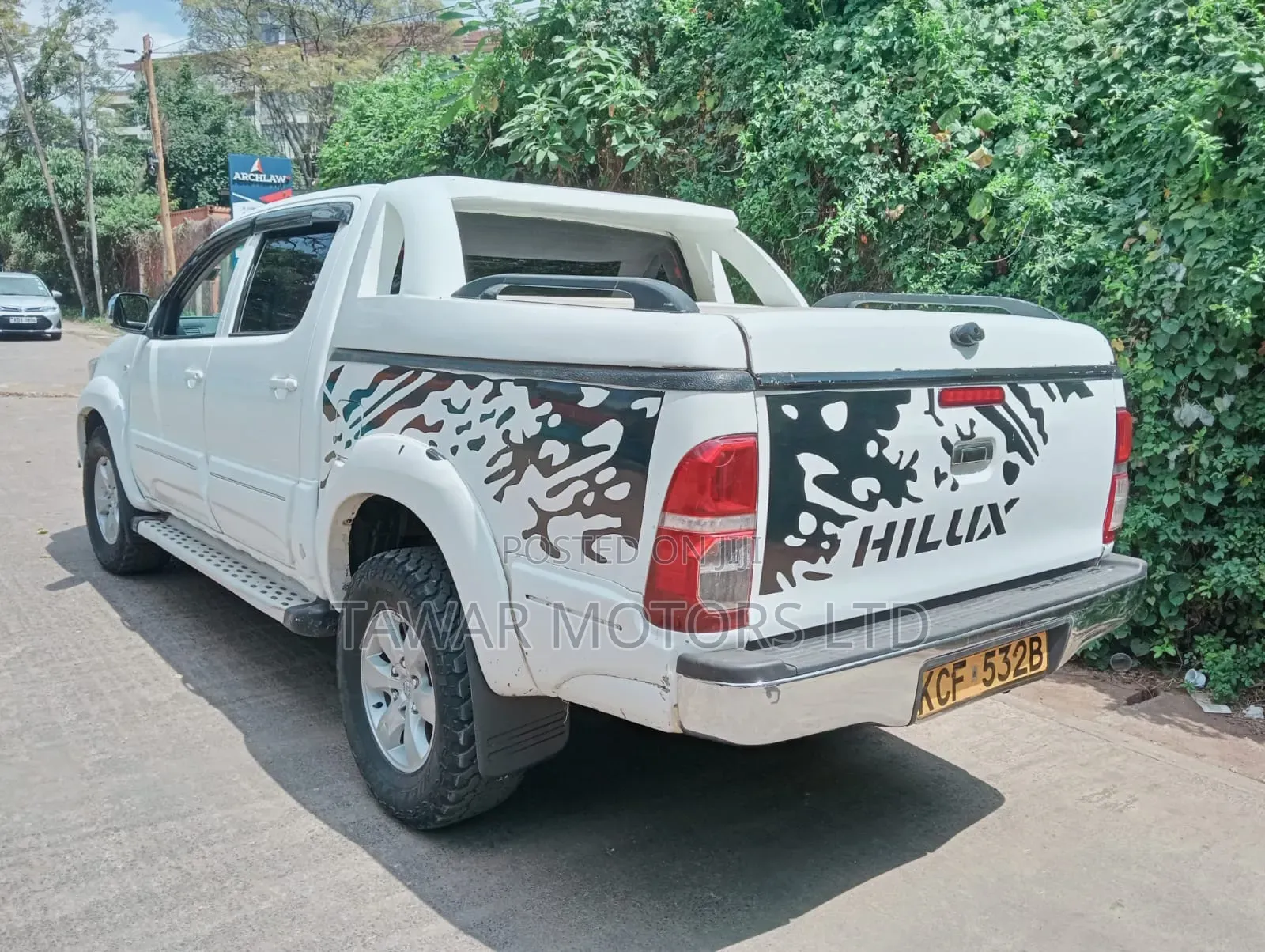 Toyota Hilux 2010 White