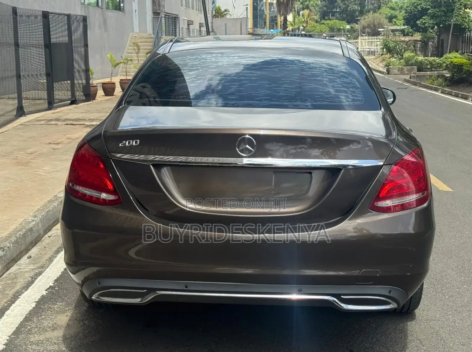 Mercedes-Benz C200 2016 Brown