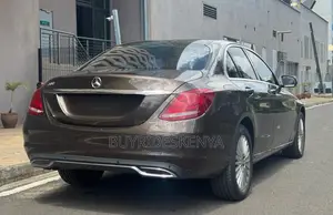 Mercedes-Benz C200 2016 Brown