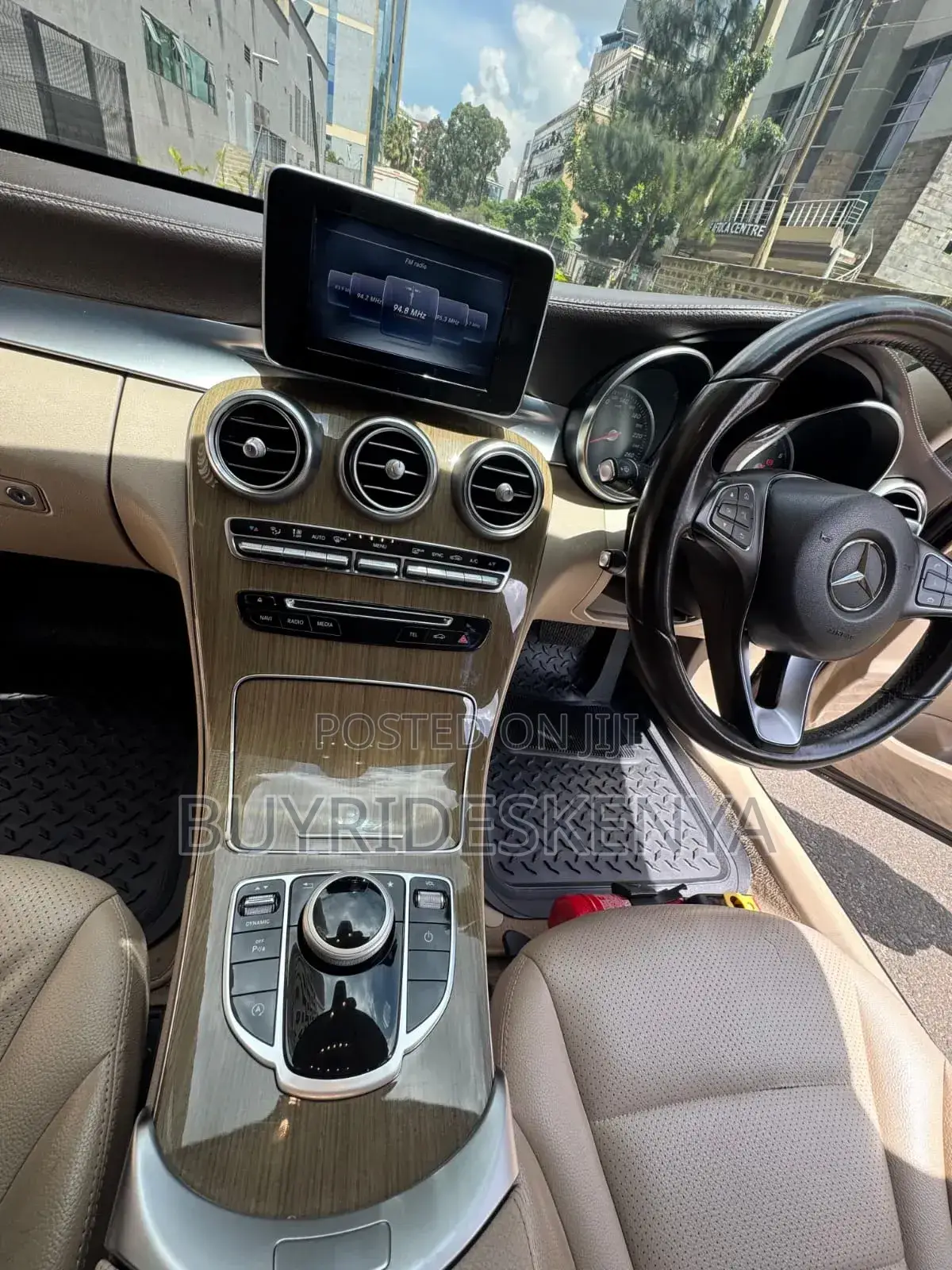 Mercedes-Benz C200 2016 Brown