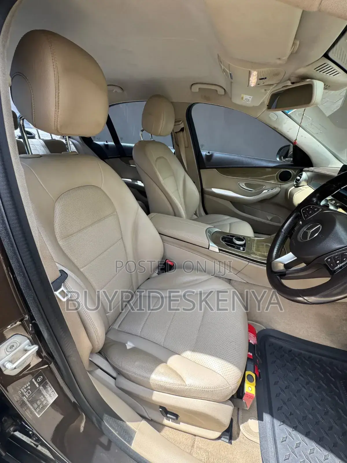 Mercedes-Benz C200 2016 Brown