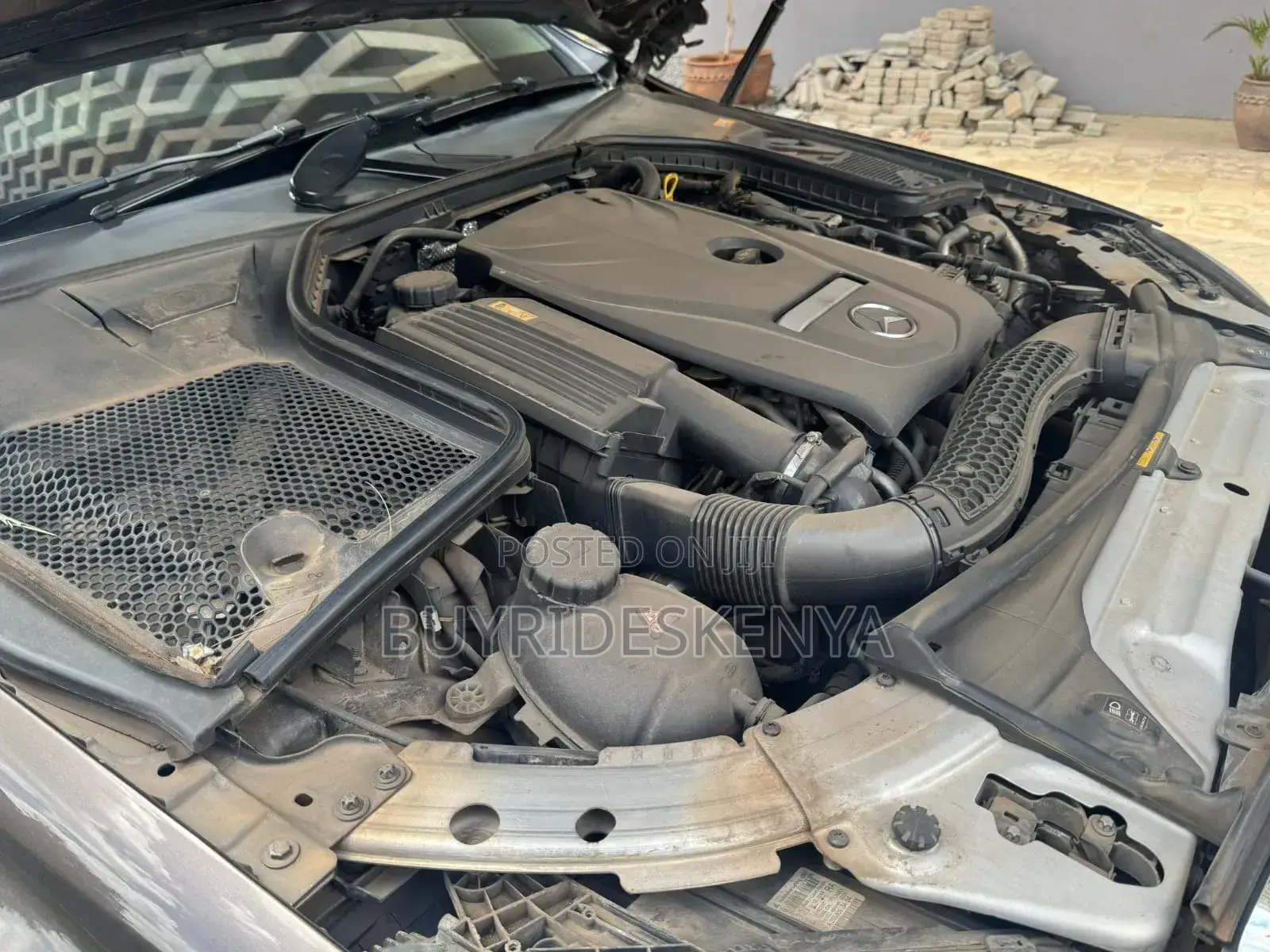 Mercedes-Benz C200 2016 Brown