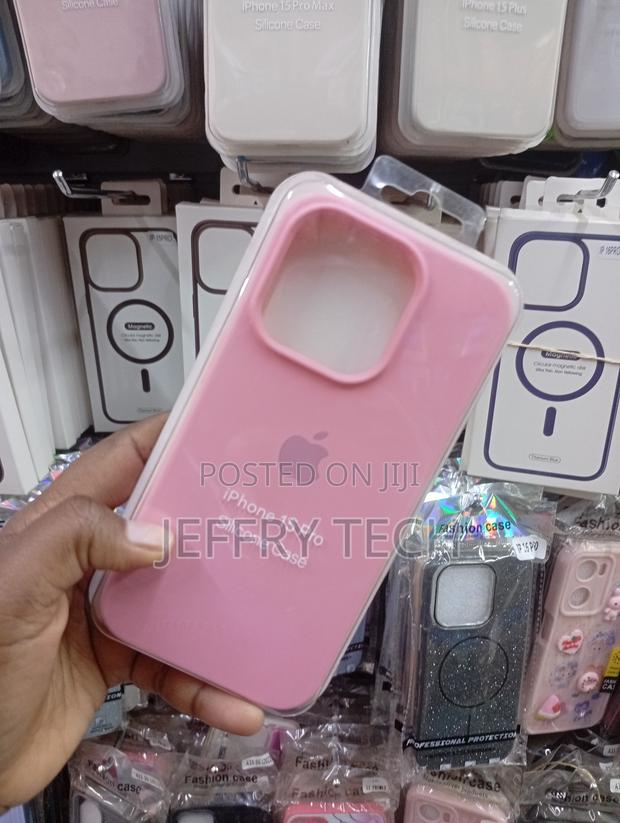 iPhone 15 Pro : Flexible, Shock-Absorbent Liquid Silicone Case - thumbnail 2