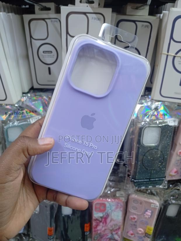 iPhone 15 Pro Silicone Case With a Smooth, Soft-Touch Exterior - thumbnail 2
