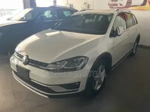 Volkswagen Golf 2019 White