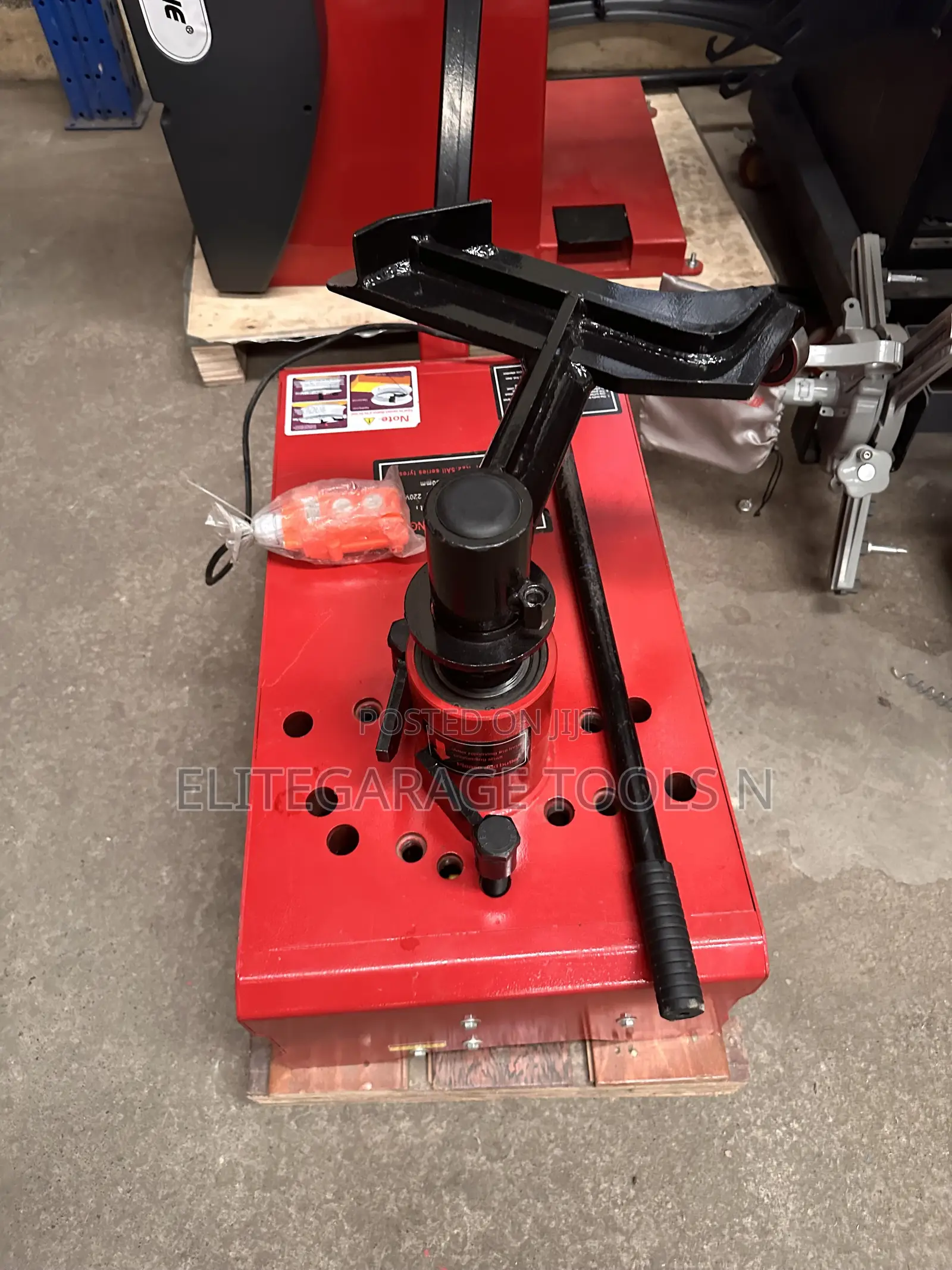 Simple Truck Tyre Changer