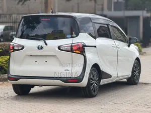 Toyota Sienta 2020 White