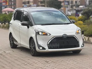 Toyota Sienta 2020 White