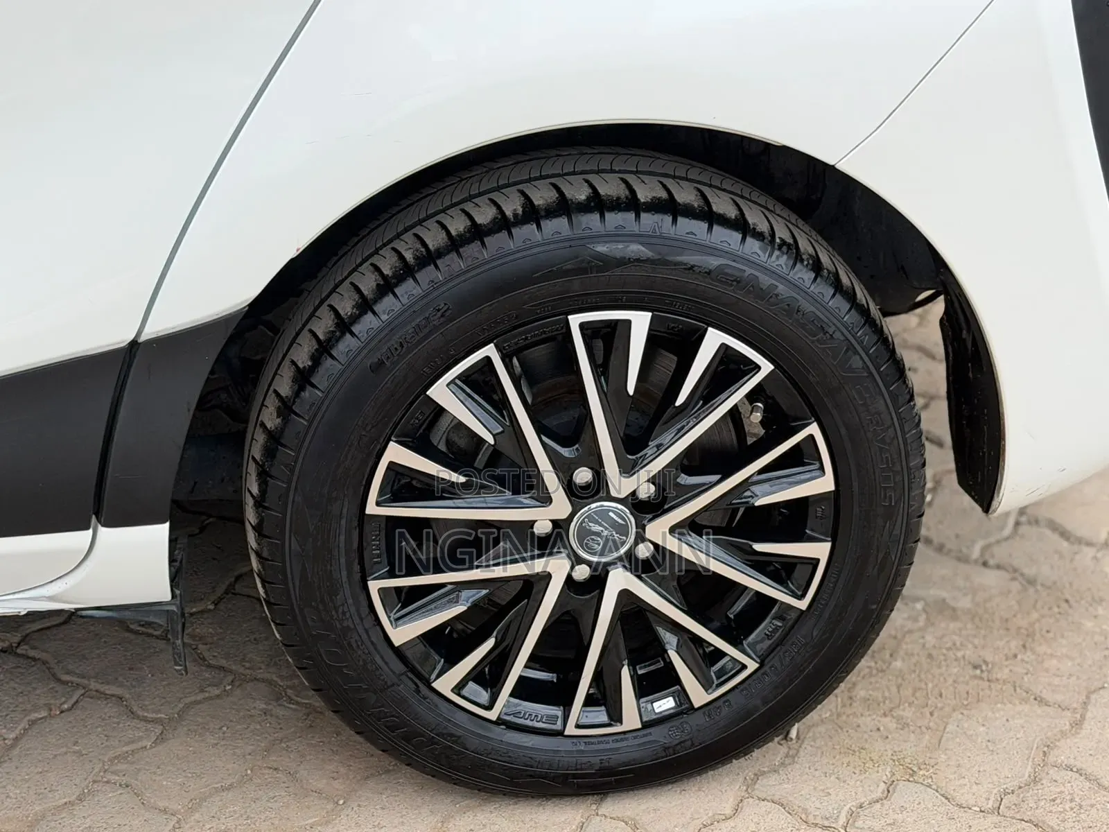 Toyota Sienta 2020 White