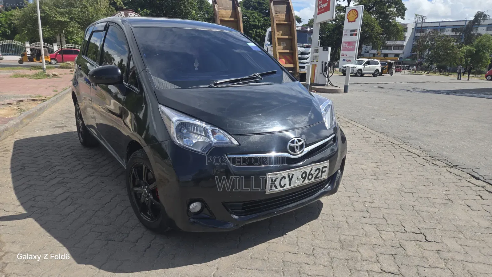 Toyota Ractis 2012 Black