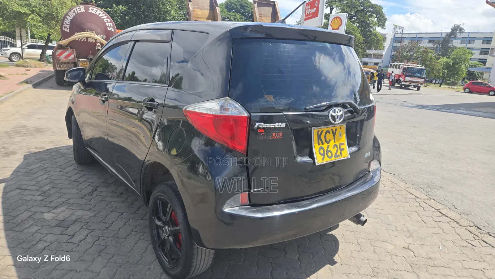 Toyota Ractis 2012 Black