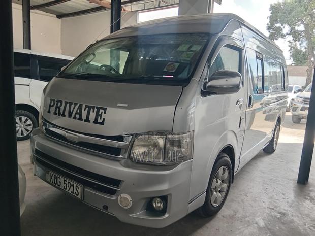 Toyota HiAce 2015 Silver