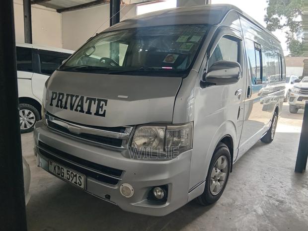 Toyota HiAce 2015 Silver - thumbnail 2