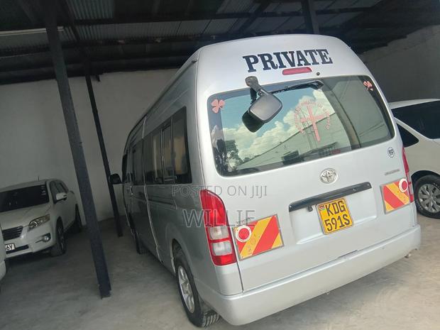 Toyota HiAce 2015 Silver - thumbnail 4