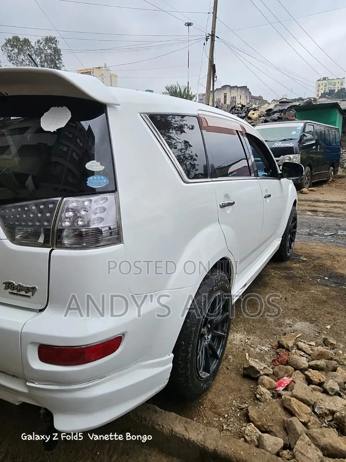 Mitsubishi Outlander 2011 White