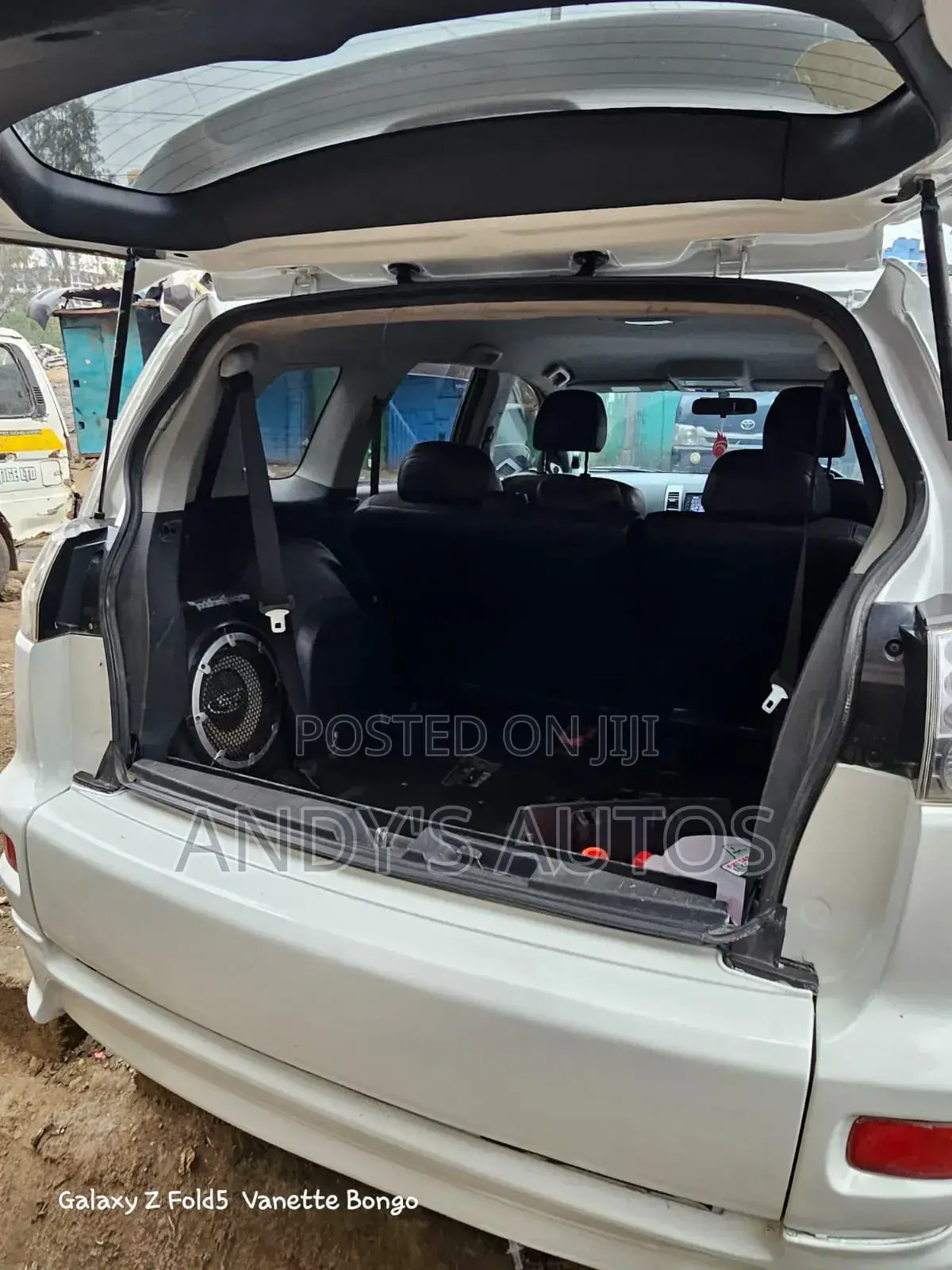 Mitsubishi Outlander 2011 White