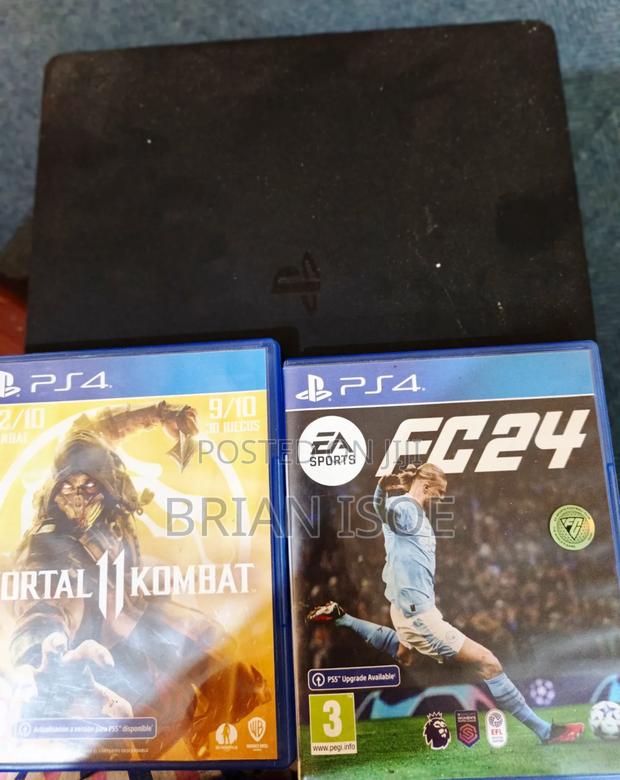 Ps 4 Gaming Console - thumbnail 2