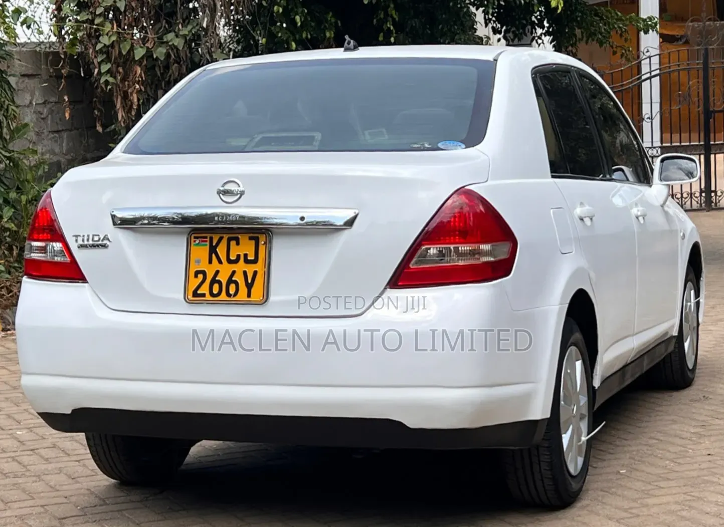 Nissan Tiida 2009 White