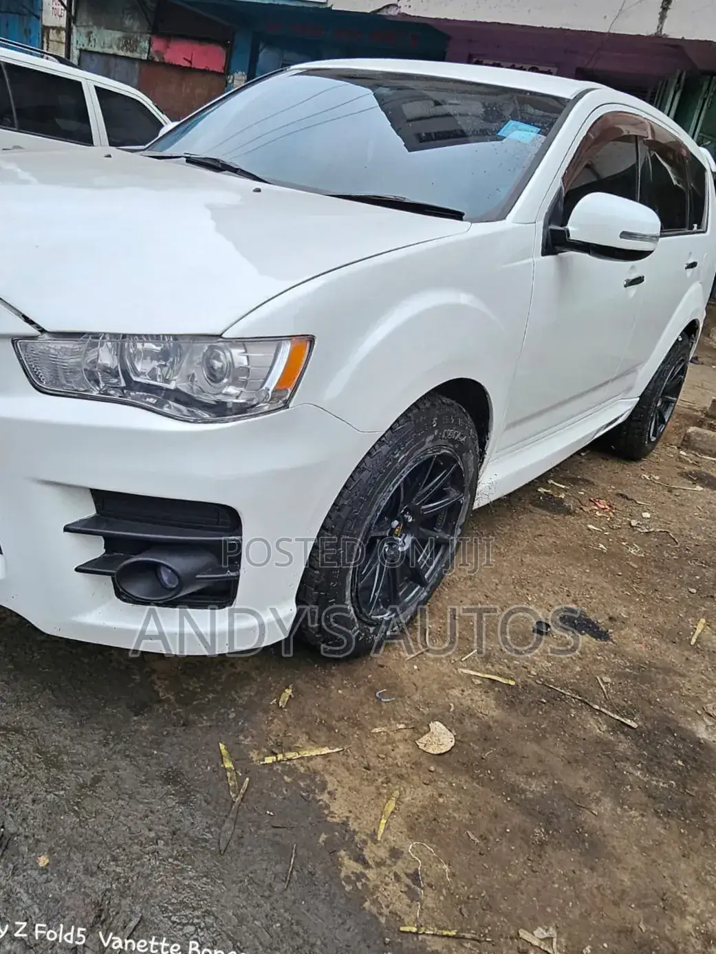 Mitsubishi Outlander 2011 White