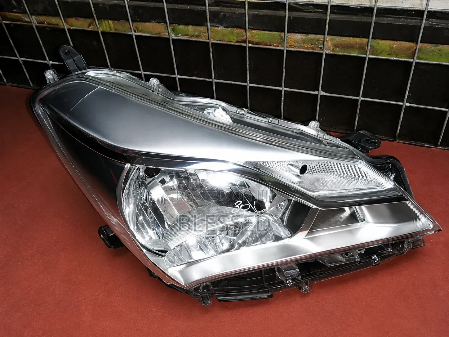 Vitz 302 Headlight 2017-2019 With Lence