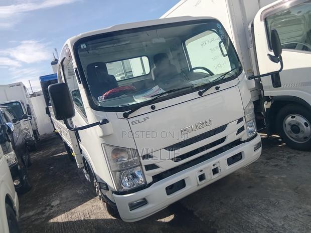 Isuzu Elf Truvk - thumbnail 2