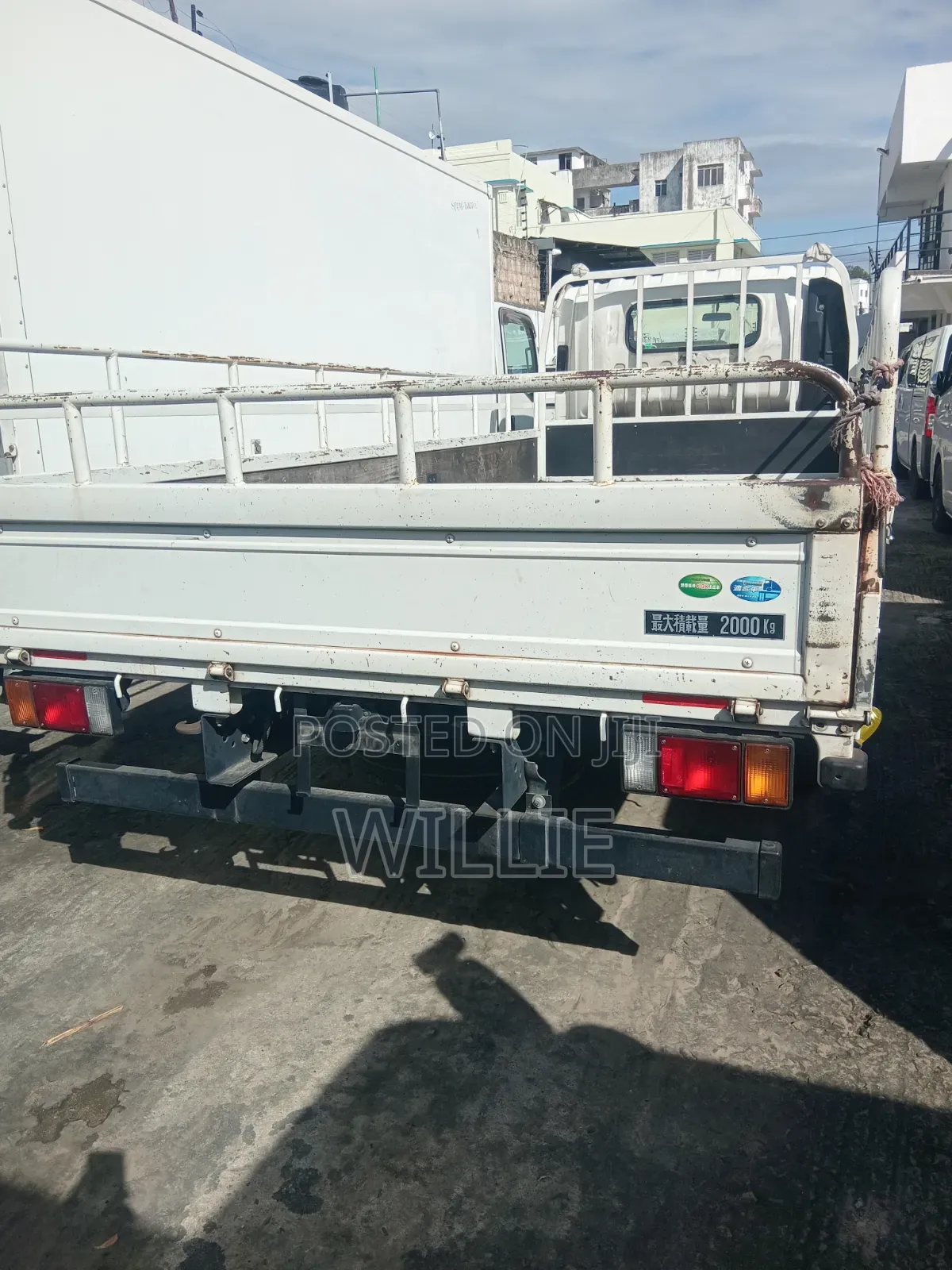 Isuzu Elf Truvk