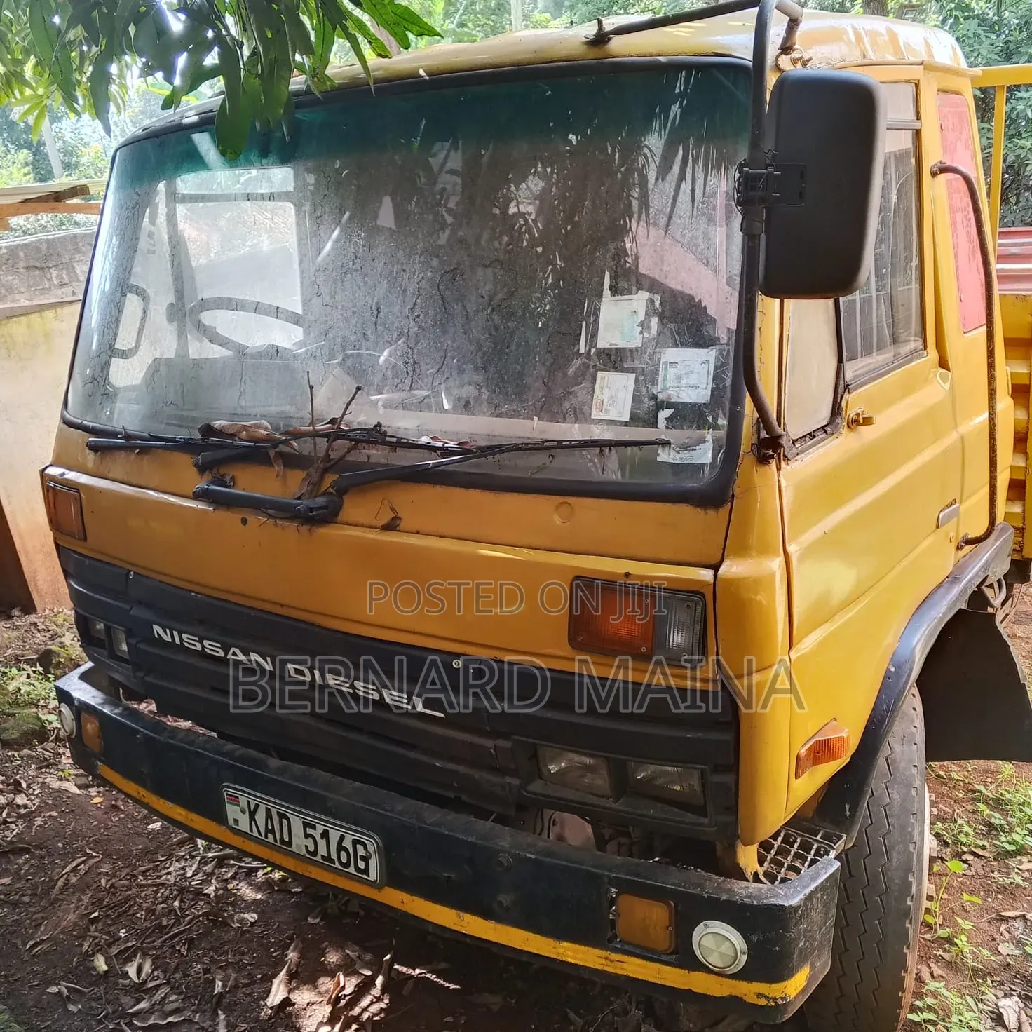 Nissan Diesel Low Bed