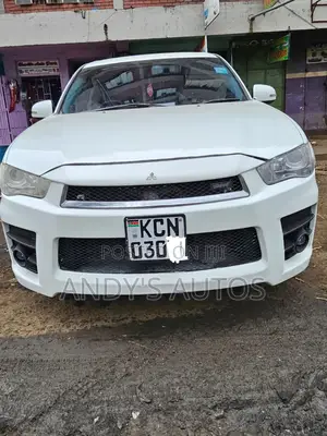 Mitsubishi Outlander 2011 White