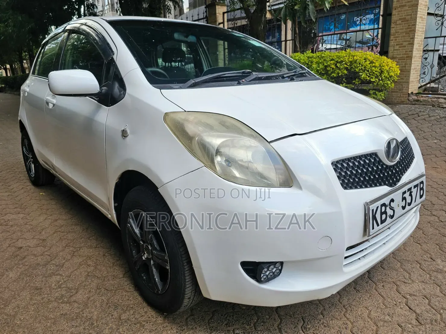Toyota Vitz 2006 White