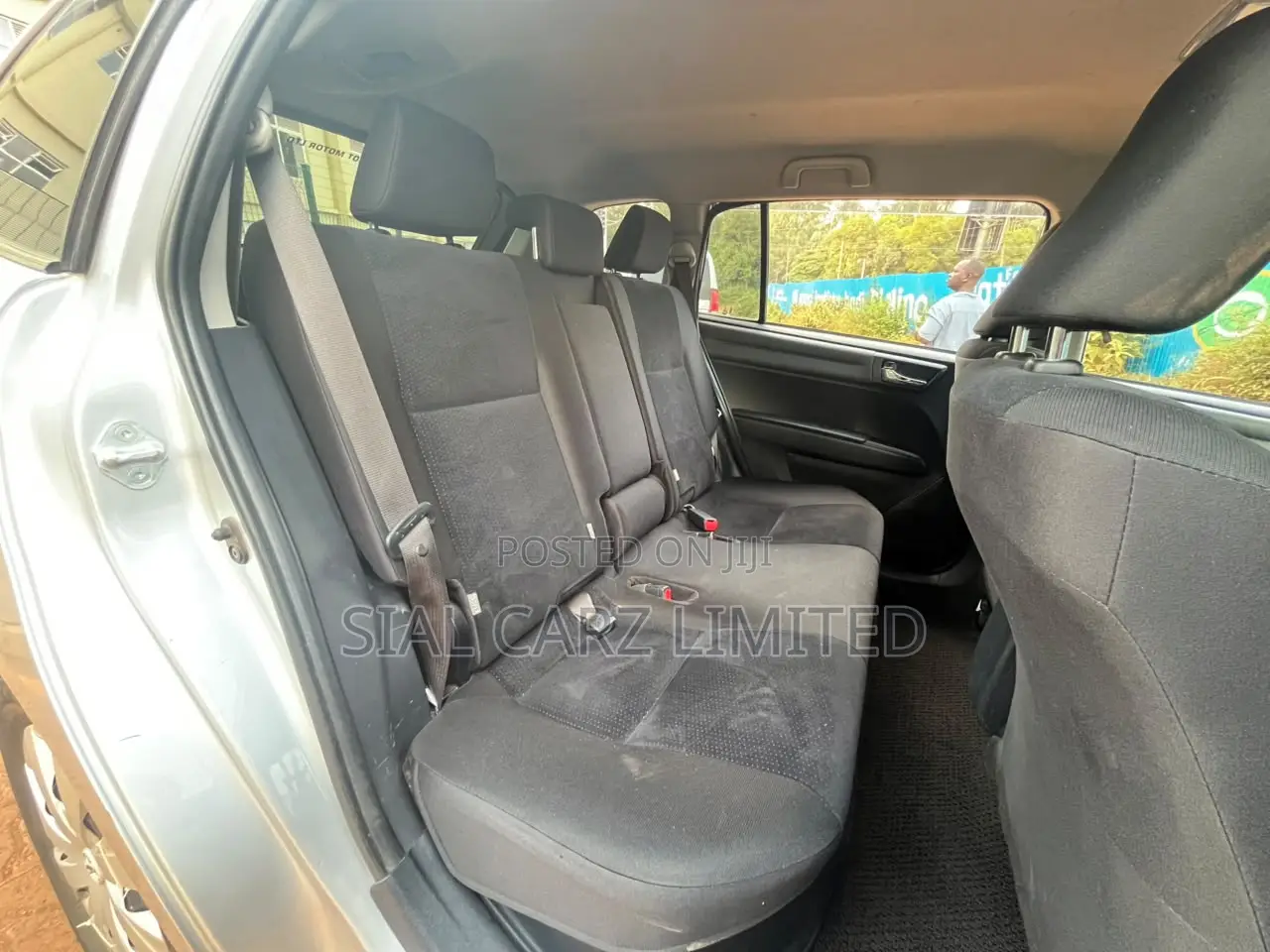 Toyota Corolla Fielder 1.5 Hybrid FWD 2017 Silver