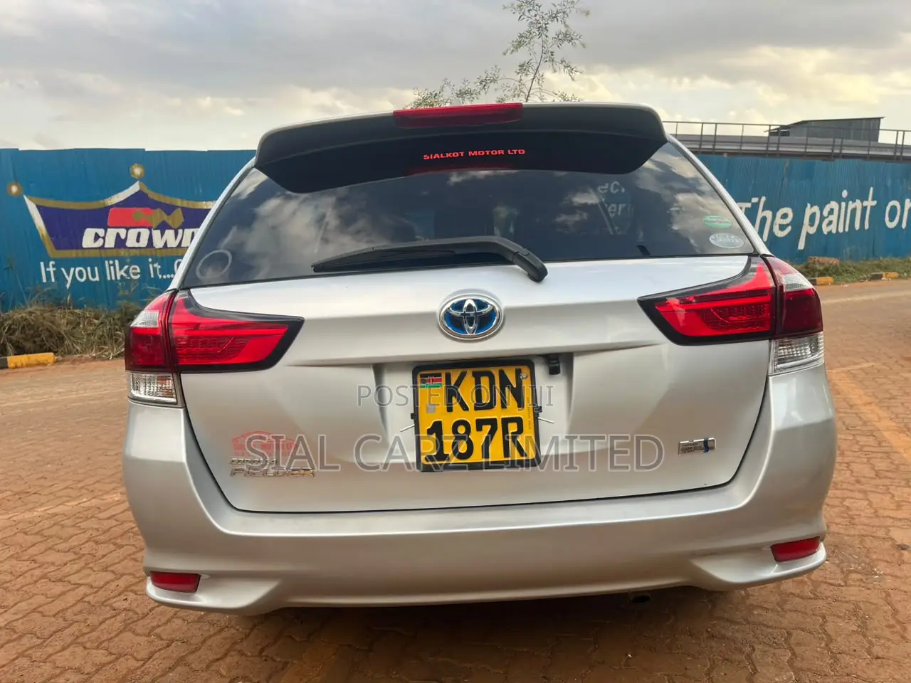 Toyota Corolla Fielder 1.5 Hybrid FWD 2017 Silver