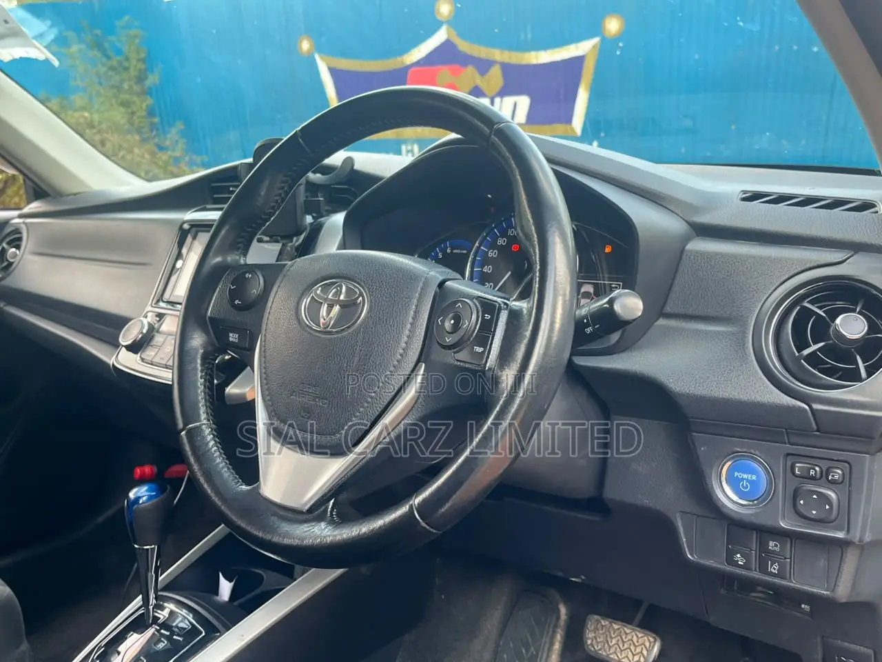 Toyota Corolla Fielder 1.5 Hybrid FWD 2017 Silver