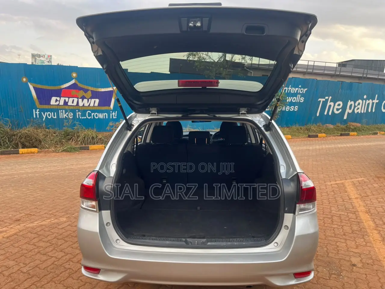 Toyota Corolla Fielder 1.5 Hybrid FWD 2017 Silver