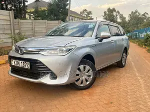 Toyota Corolla Fielder 1.5 Hybrid FWD 2017 Silver