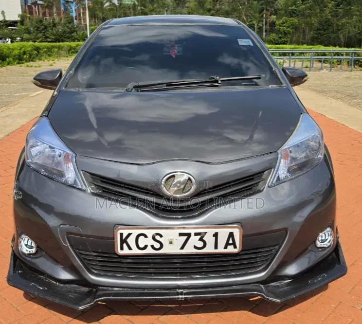 Toyota Vitz 2012 Gray