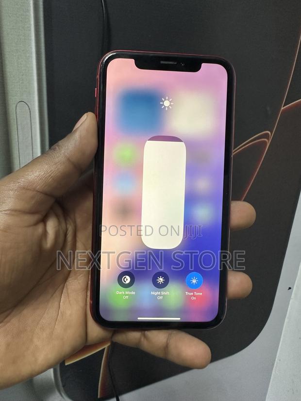 Apple iPhone XR 64 GB Red - thumbnail 3