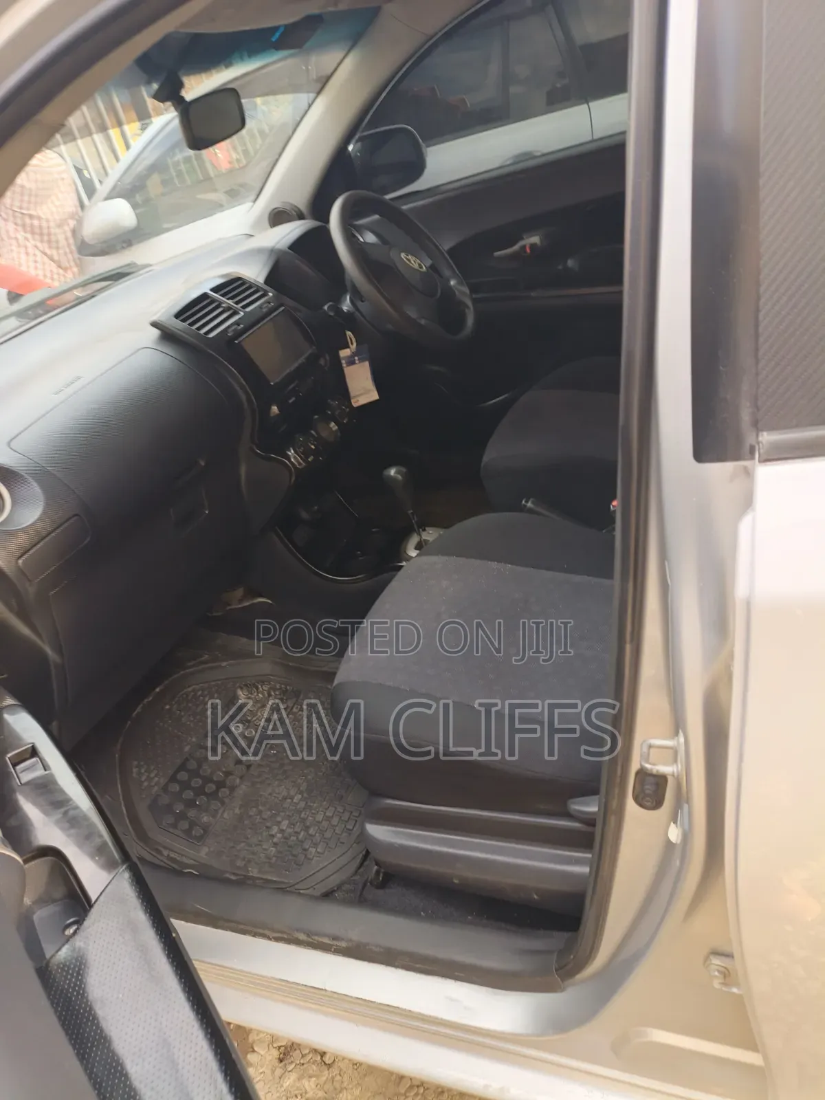 Toyota IST 2006 Silver