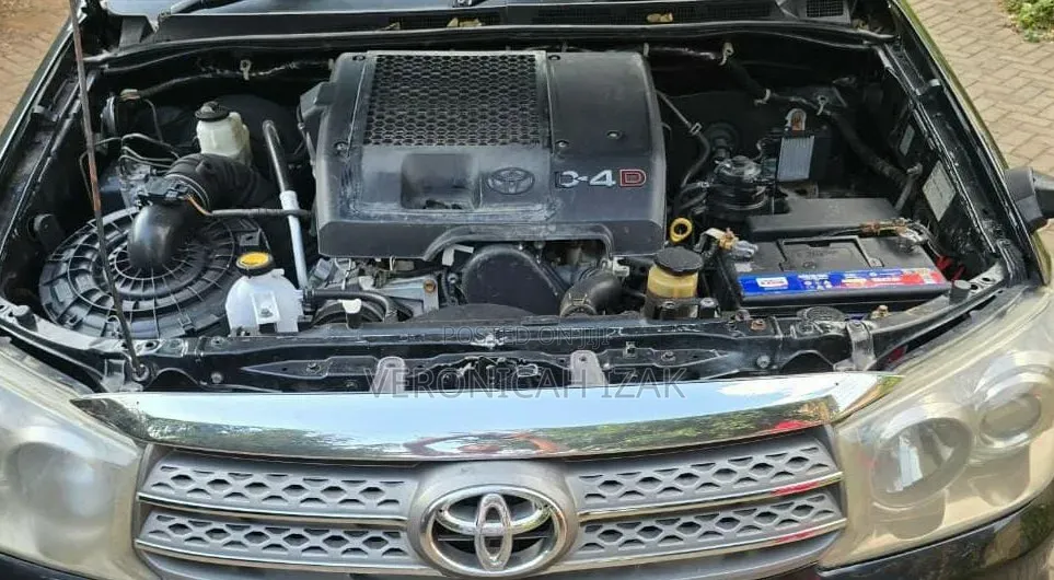 Toyota Fortuner 2010 Black