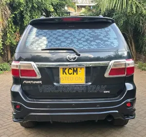 Toyota Fortuner 2010 Black