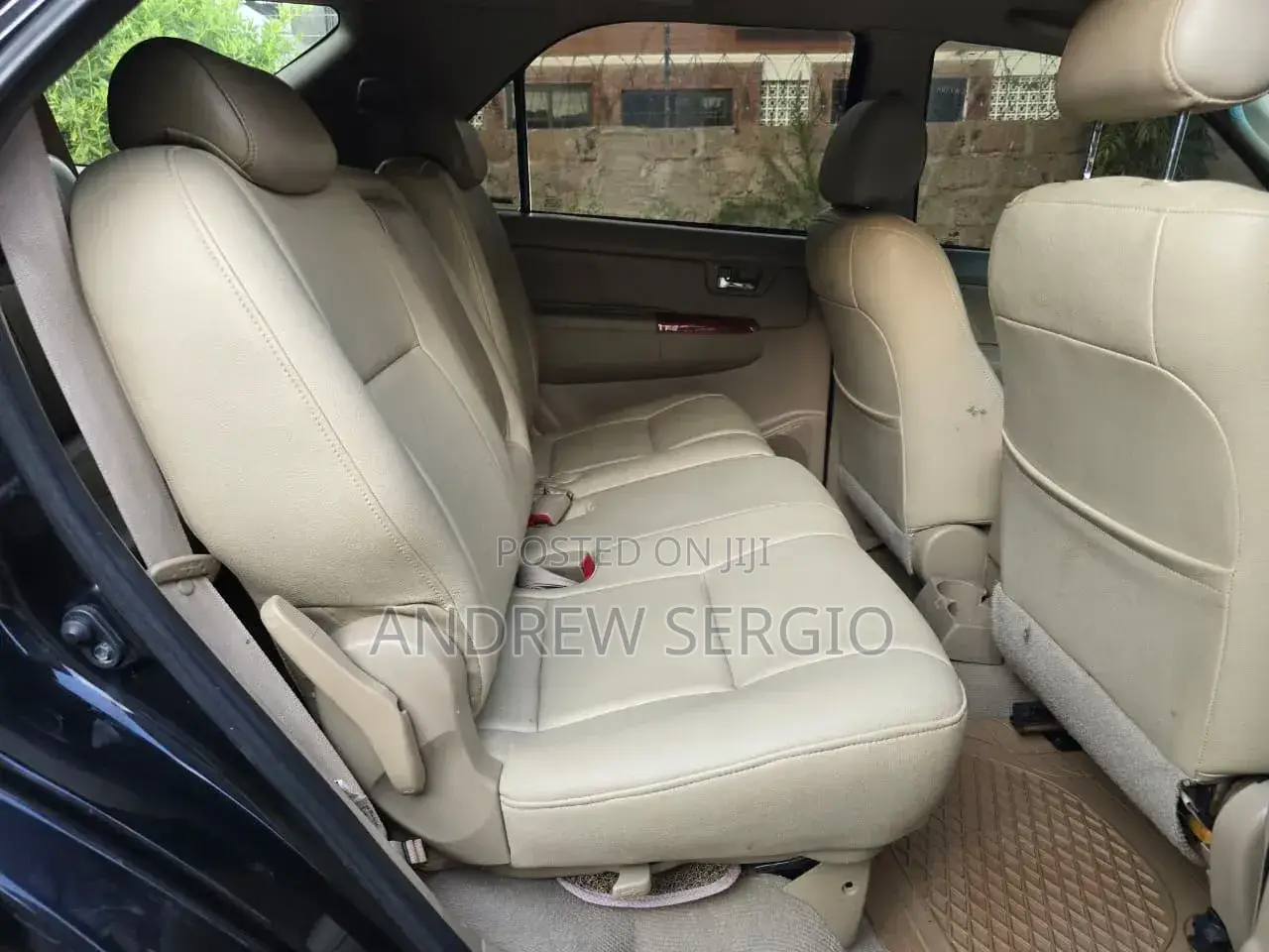 Toyota Fortuner 2010 Black