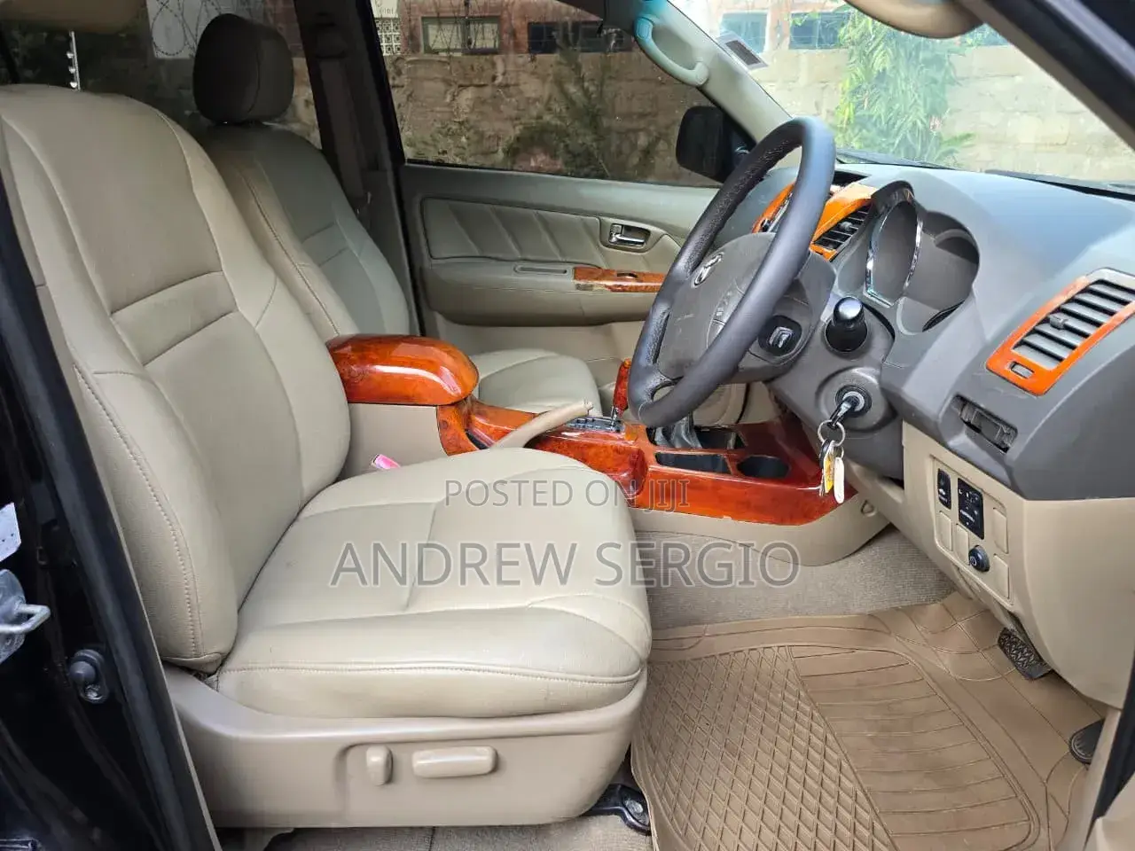 Toyota Fortuner 2010 Black