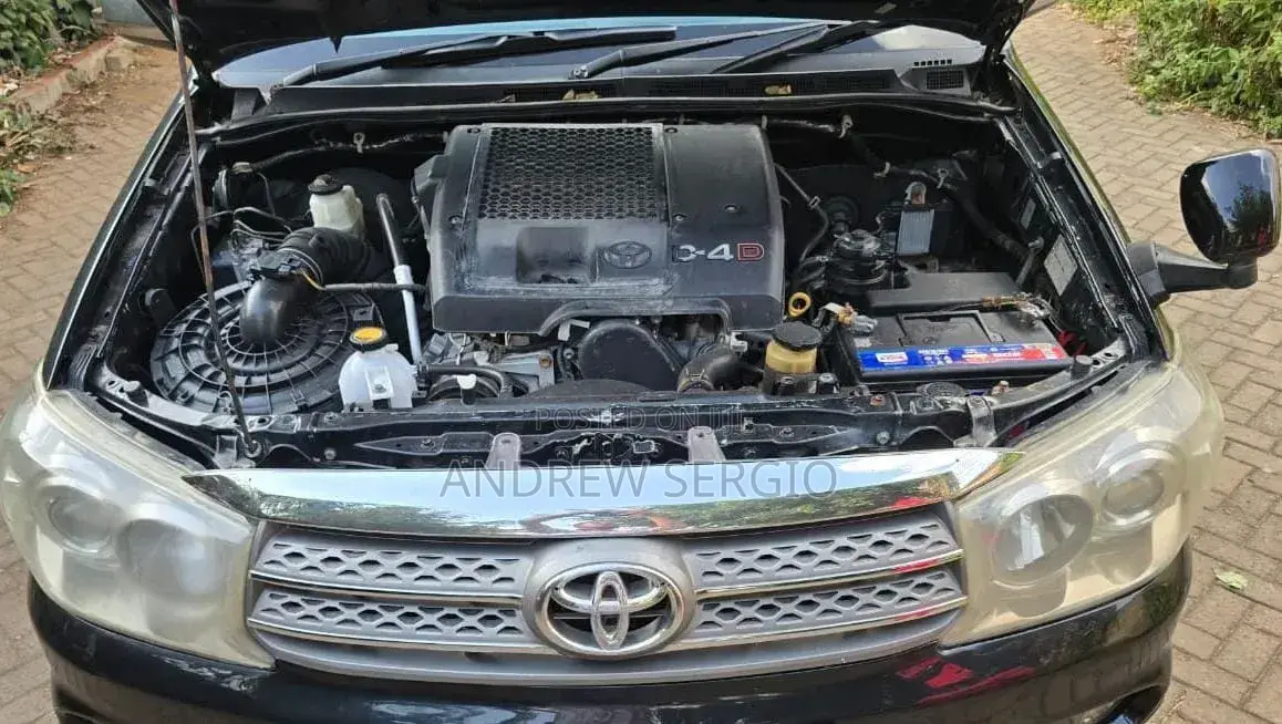 Toyota Fortuner 2010 Black