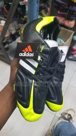 Adidas Adipure 11pro "Core Black / Vivid Yellow "