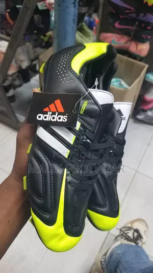 Adidas Adipure 11pro "Core Black / Vivid Yellow "